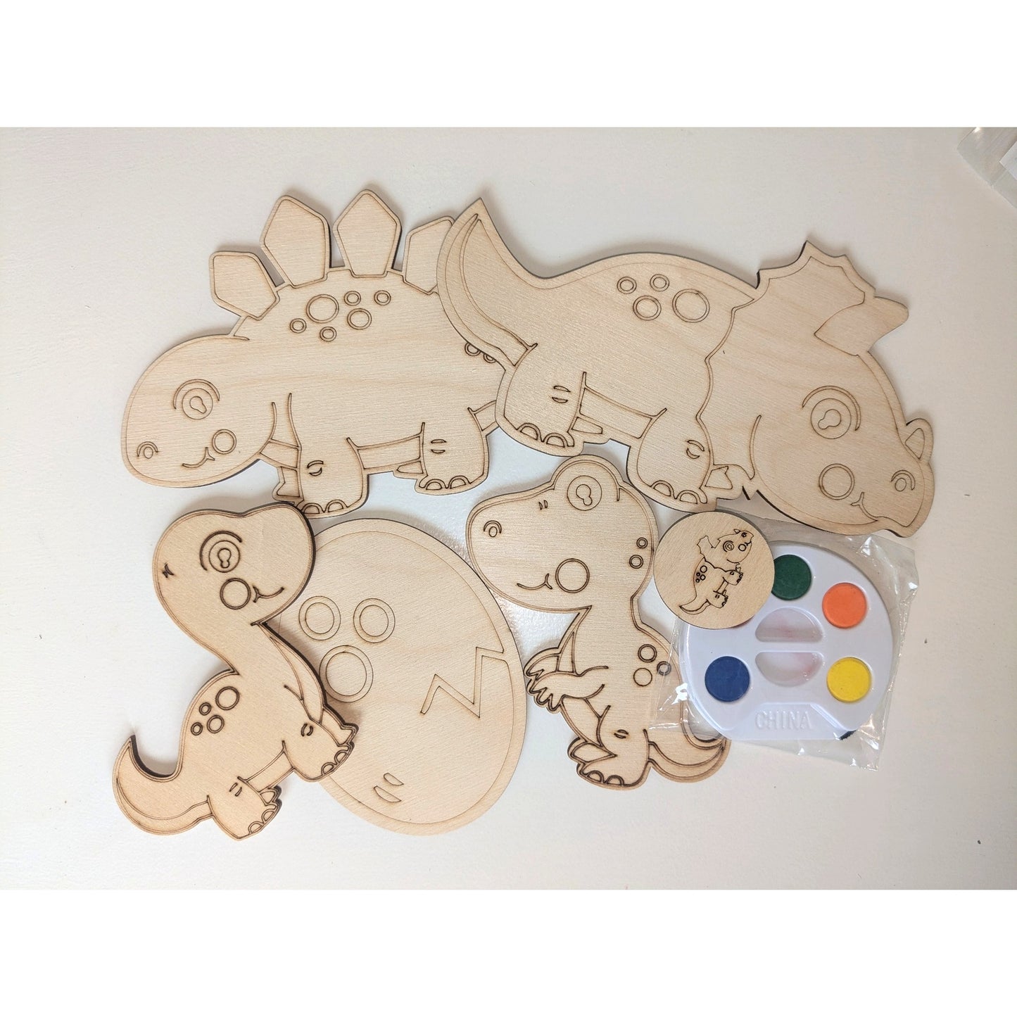 Dinosaur 5 Piece wooden Art Kit with Paint Palette