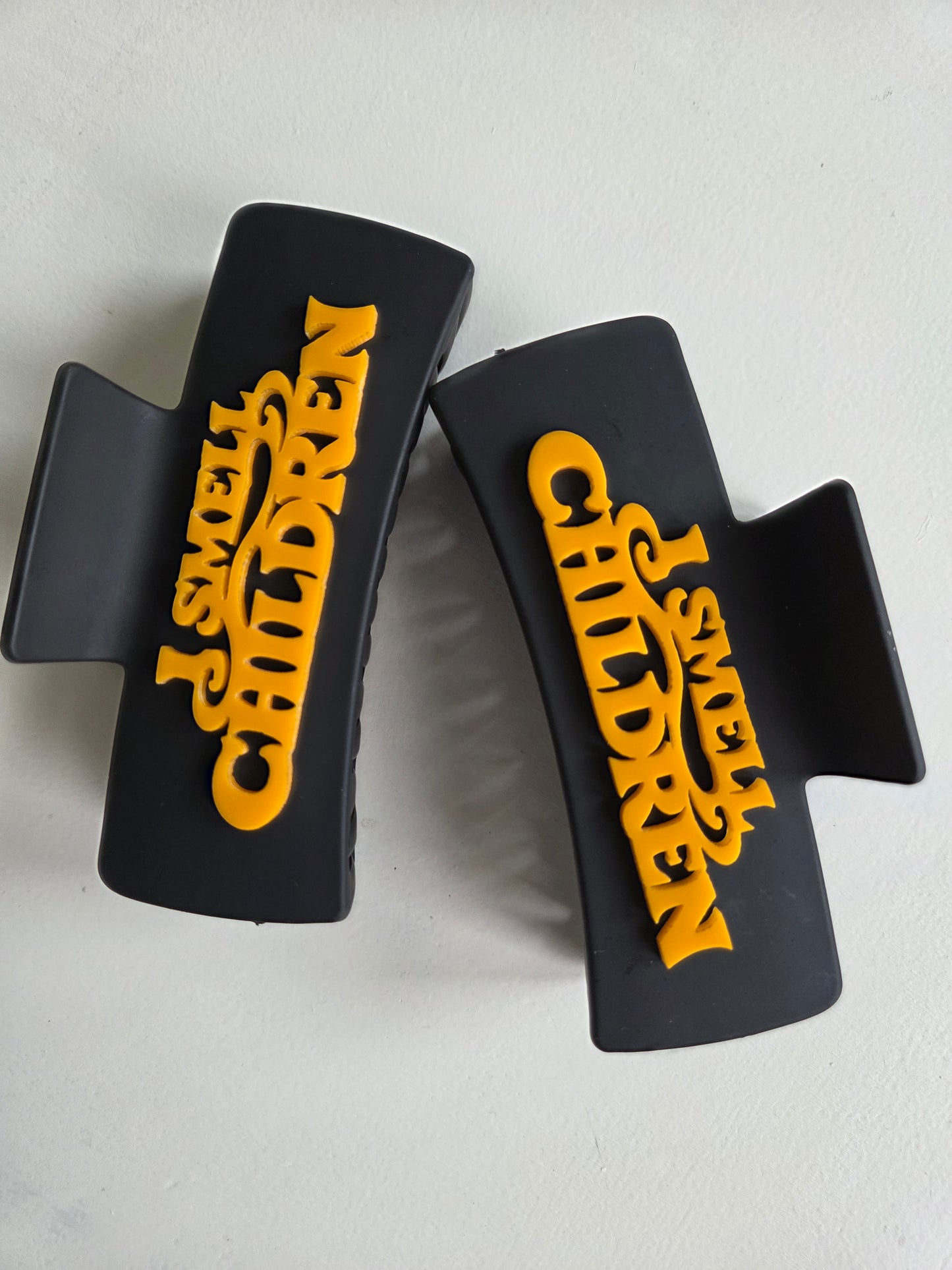 I Smell Children Halloweem Hocus Pocus Claw Clip