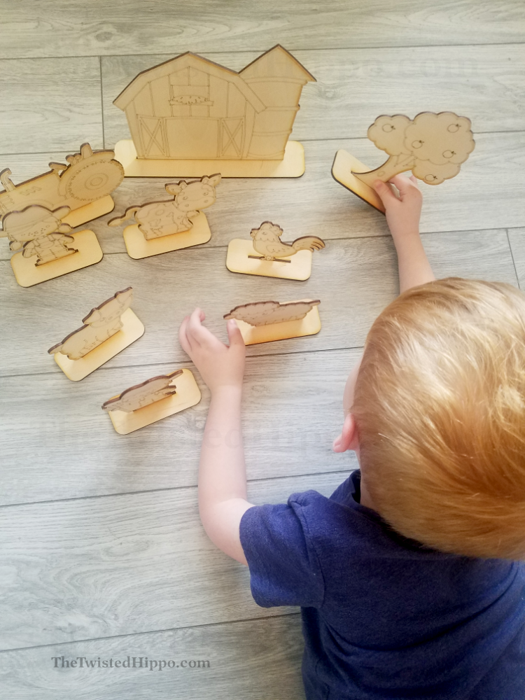Work the Farm with this imagination play set with a DIY touch